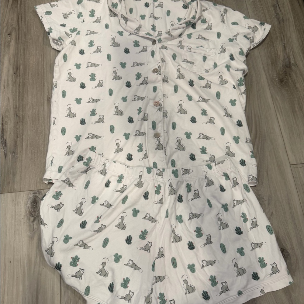 Roller Rabbit awoo pjs size large